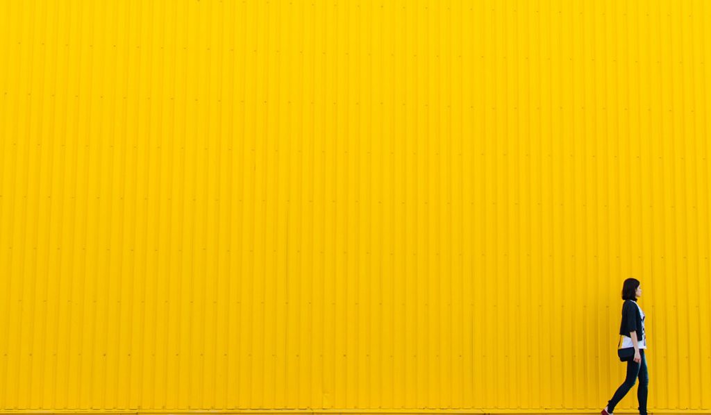significado da cor amarela designe