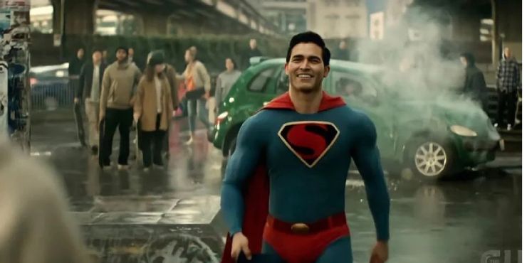superman salva lois Como a origem do Superman do Arrowverse se compara a outros filmes e programas da DC