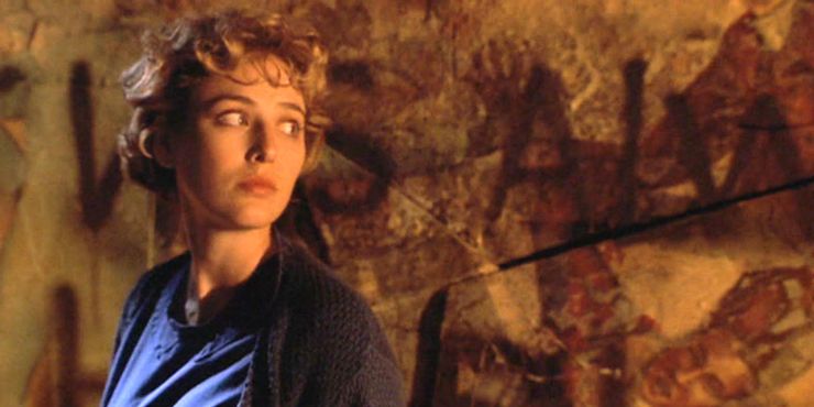Virginia Madsen como Helen Lyle em Candyman 1992 Candyman: Todos os 6 Explicados, Origens, Diferenças, Significados Reais